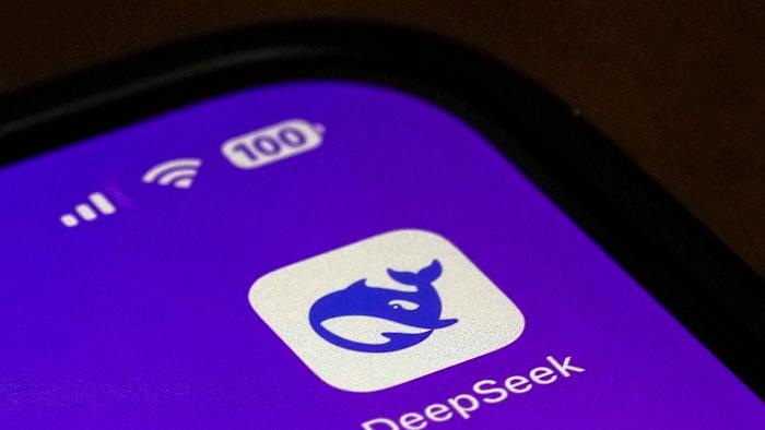 El icono de la aplicación móvil DeepSeek en la pantalla de un teléfono inteligente en Beijing, el martes 28 de enero de 2025. (AP Foto/Andy Wong)