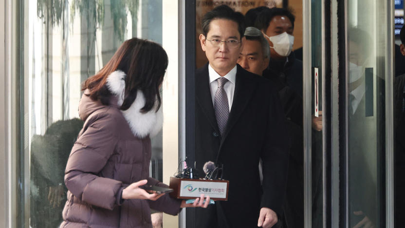 Samsung Electronics Chairman Jay Y. Lee leaves a court in Seoul, South Korea, February 3, 2025.  REUTERS/Kim Hong-Ji