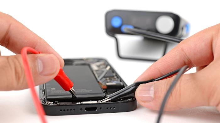iPhone 16e iFixit